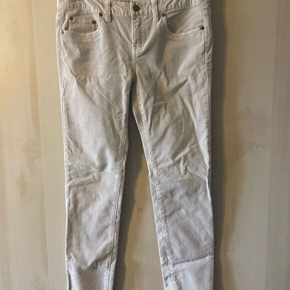 Vineyard Vines gray corduroy 5 pocket pants, size 4 - Picture 2 of 13